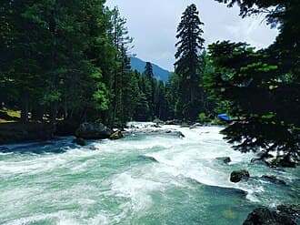 Kashmir Tour Package from Mumbai (Flight + Houseboat + Private Cab)